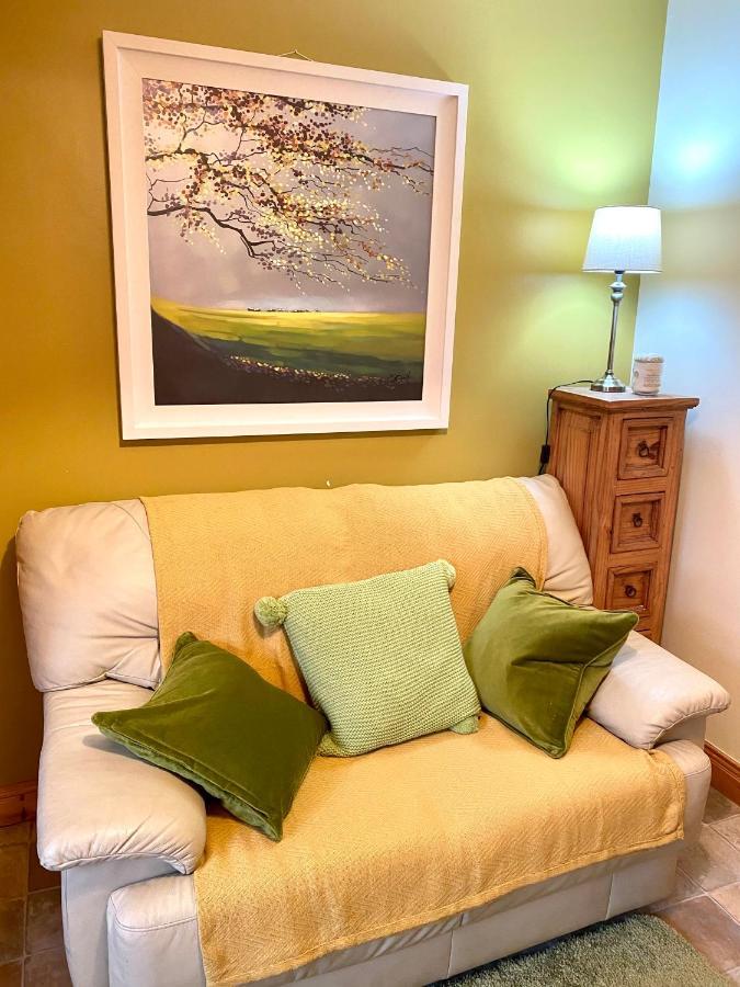3 Bedroom House Located In Centre Of カーンドナー エクステリア 写真