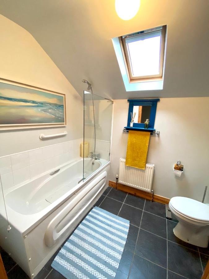 3 Bedroom House Located In Centre Of カーンドナー エクステリア 写真