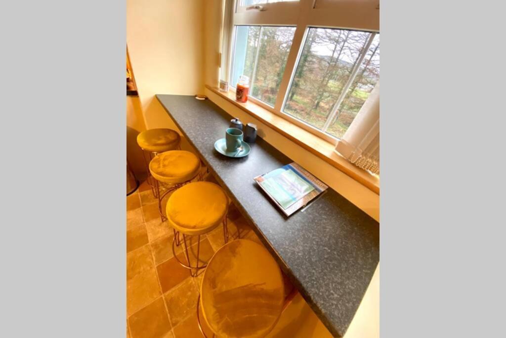 3 Bedroom House Located In Centre Of カーンドナー エクステリア 写真